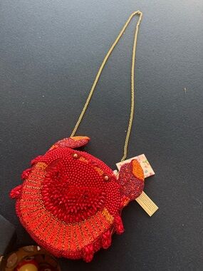 Red Hand Beaded Crab-Shaped Crossbody Bag w zipper FUN FUNCTIONAL FASHION 🦀